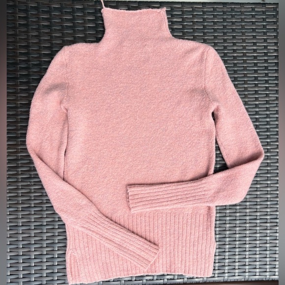 3/$25 Madewell Inland Turtleneck Alpaca Merino Sweater in Coziest Yarn  Pink XXS - Picture 1 of 10